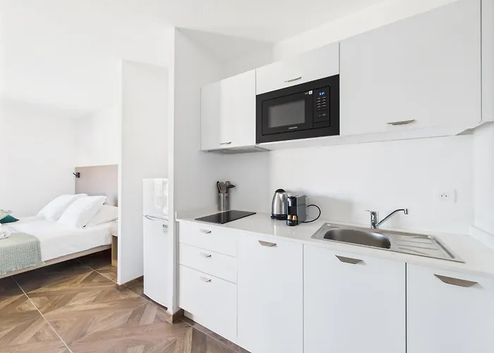 Aigue Marine 3* Coti-Chiavari (Corsica)