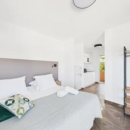 Aigue Marine 3* Coti-Chiavari (Corsica)