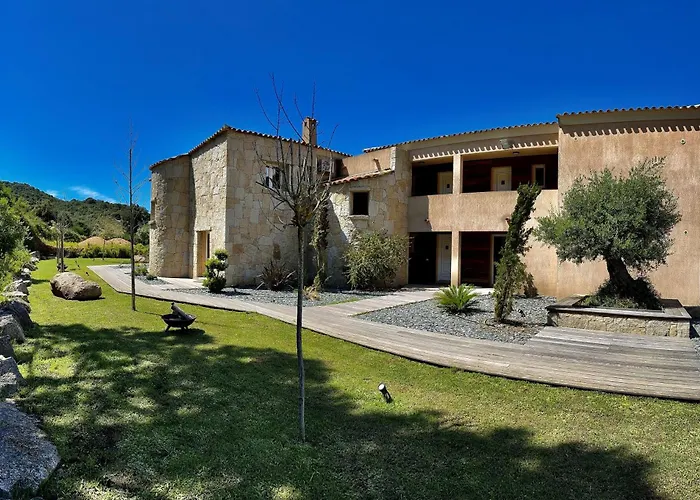 Résidence Aigue Marine Aparthotel Coti-Chiavari (Corsica)